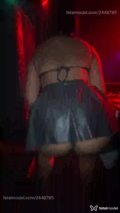 Acompanhante mulher trans morena (o) de olhos castanhos em Jandira - Mirella
