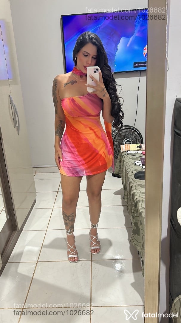 Acompanhante mulher com cabelo castanho de olhos mel em Dourados - Débora Castro