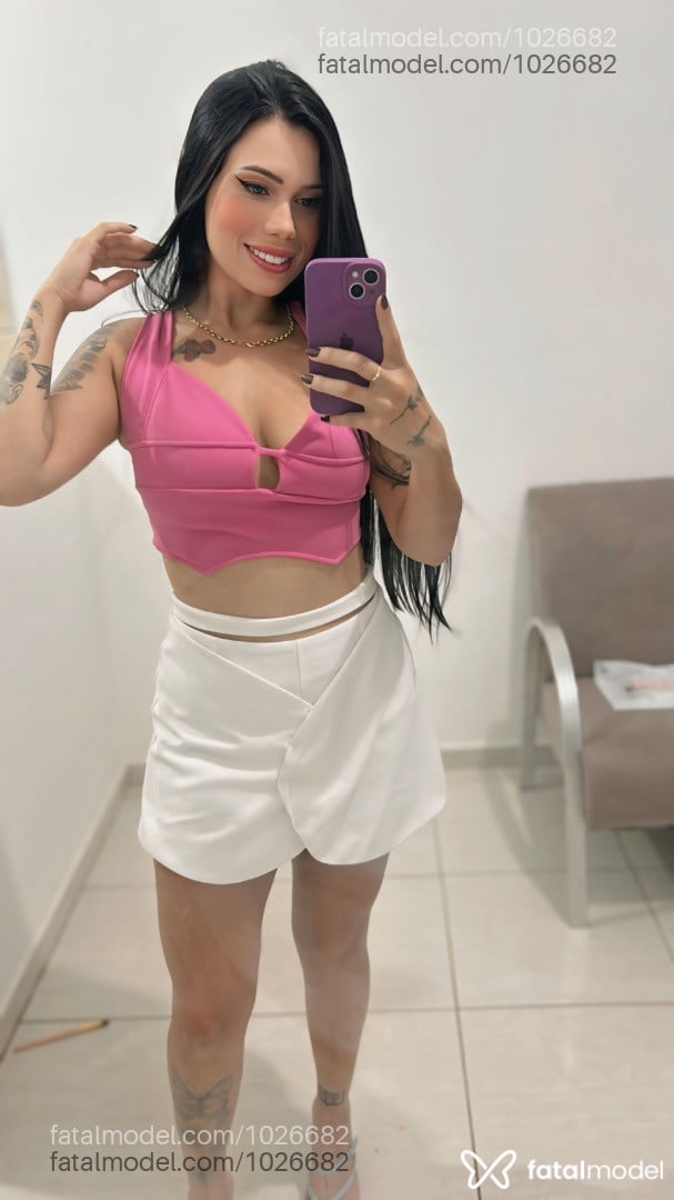 Acompanhante mulher com cabelo castanho de olhos mel em Dourados - Débora Castro