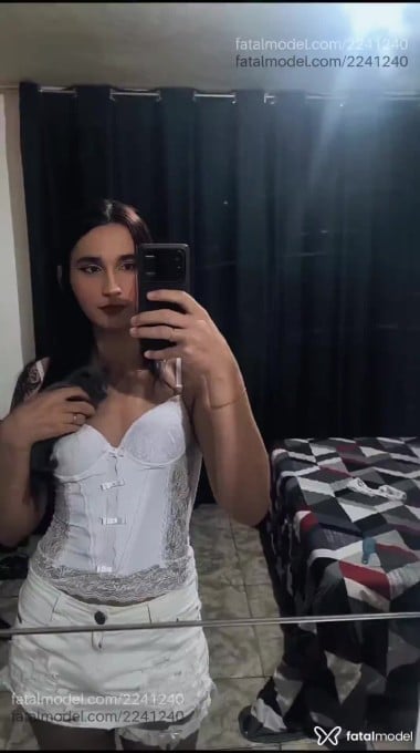Acompanhante mulher trans com cabelo castanho de olhos castanhos em Juiz de Fora - Thayssa Pfeiffer