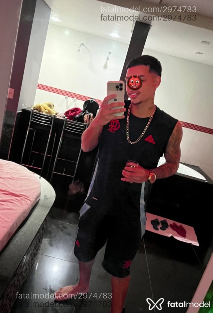 Acompanhante homem com cabelo castanho de olhos castanhos em São Paulo Acompanhante homem com cabelo castanho de olhos castanhos em São Paulo - Diego Trindade