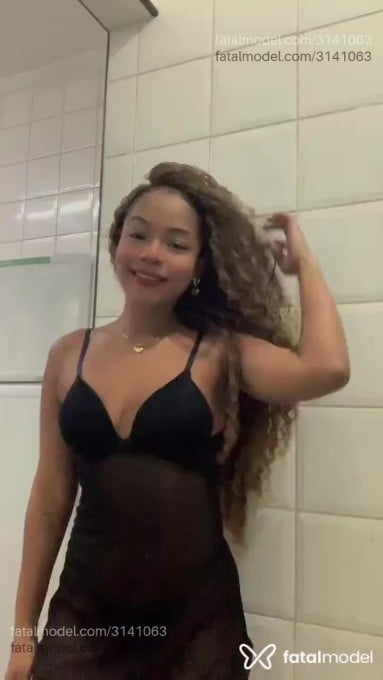 Acompanhante mulher com cabelo castanho de olhos castanhos - Isadora Acompanhante mulher com cabelo castanho de olhos castanhos - Isadora