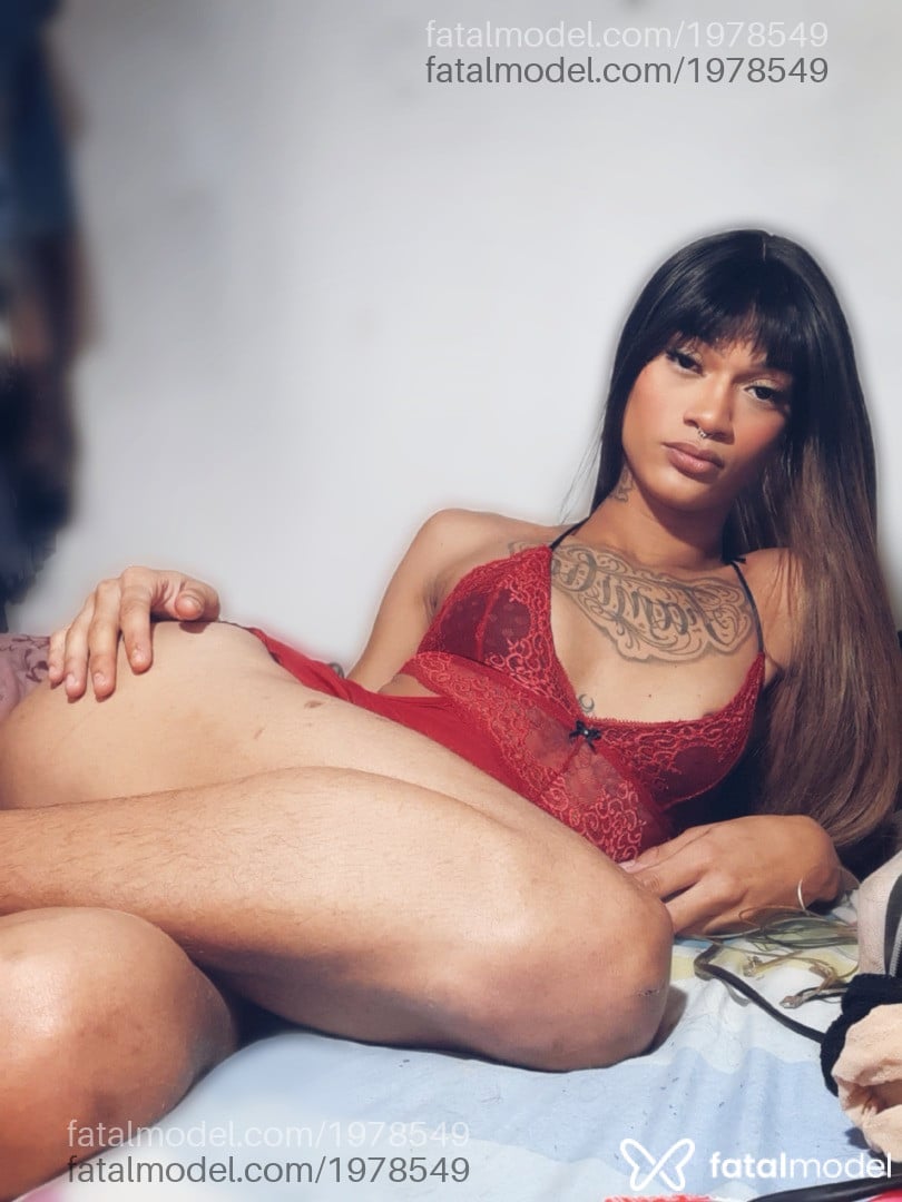 Acompanhante mulher trans morena (o) de olhos castanhos em Joinville - Cami Silva
