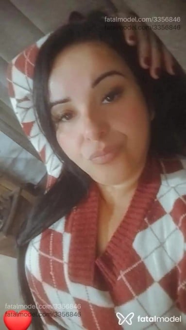 Acompanhante mulher morena (o) de olhos pretos em Penha - María