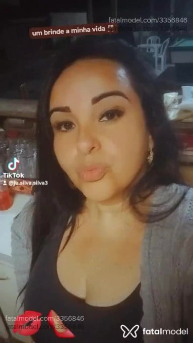 Acompanhante mulher morena (o) de olhos pretos em Penha - María