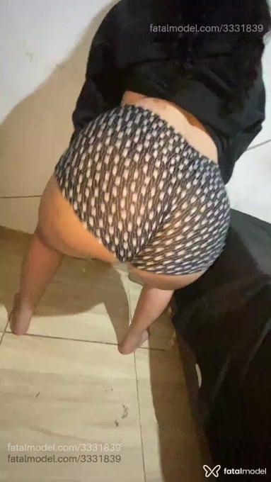 Acompanhante mulher ruiva (o) de olhos castanhos em Guarapari - Laura