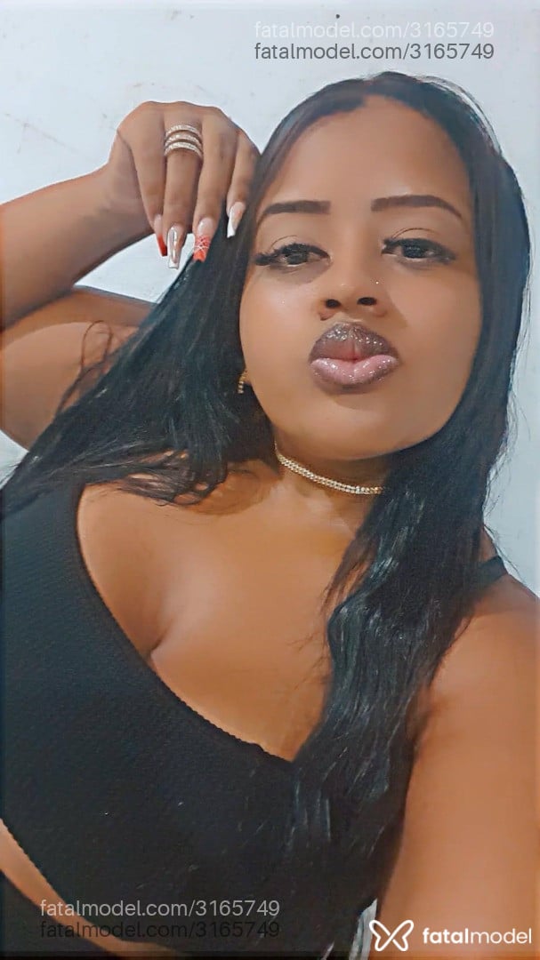 Acompanhante mulher morena (o) de olhos castanhos em Niterói Acompanhante mulher morena (o) de olhos castanhos em Niterói - Vivian