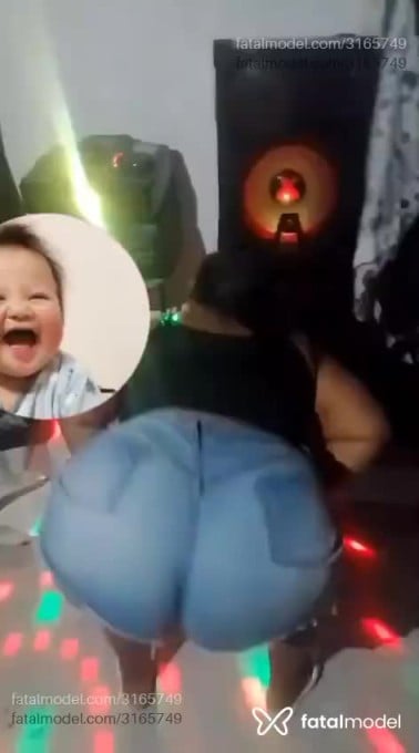 Acompanhante mulher morena (o) de olhos castanhos em Niterói Acompanhante mulher morena (o) de olhos castanhos em Niterói - Vivian