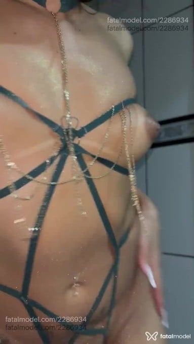 Acompanhante mulher trans loira (o) de olhos mel em Virtual - Julia Scobbar