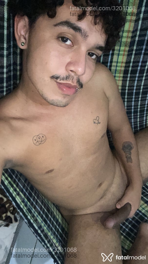 Acompanhante homem com cabelo castanho de olhos castanhos em Caucaia - Bernardo