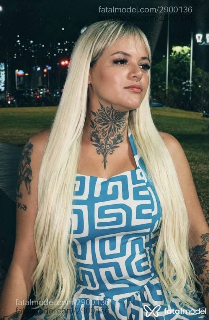 Acompanhante mulher loira (o) de olhos castanhos - Giovana