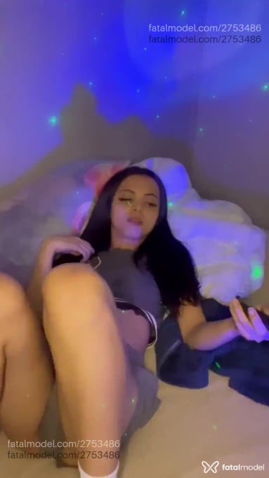 Acompanhante mulher trans morena (o) de olhos castanhos em Virtual - Lara Lins