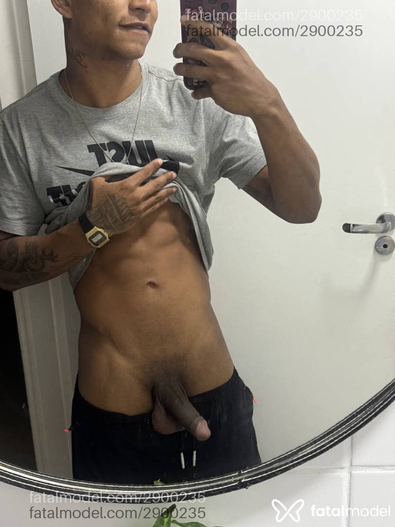 Acompanhante homem morena (o) de olhos castanhos - Felipe