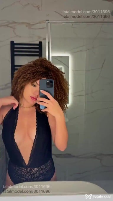 Acompanhante mulher com cabelo castanho de olhos verdes em Sorocaba - Sofia Navarro