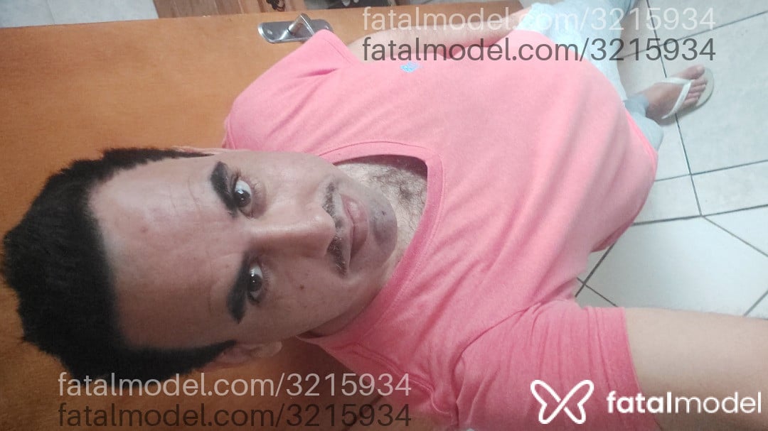 Acompanhante homem morena (o) de olhos mel - Jon Sitri Acompanhante homem morena (o) de olhos mel - Jon Sitri