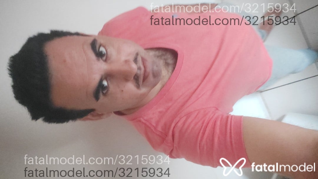 Acompanhante homem morena (o) de olhos mel - Jon Sitri Acompanhante homem morena (o) de olhos mel - Jon Sitri