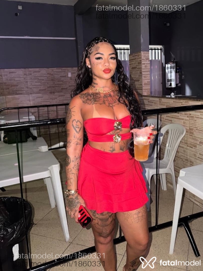 Acompanhante mulher com cabelo castanho de olhos castanhos em Rio de Janeiro - Larissa Giulia