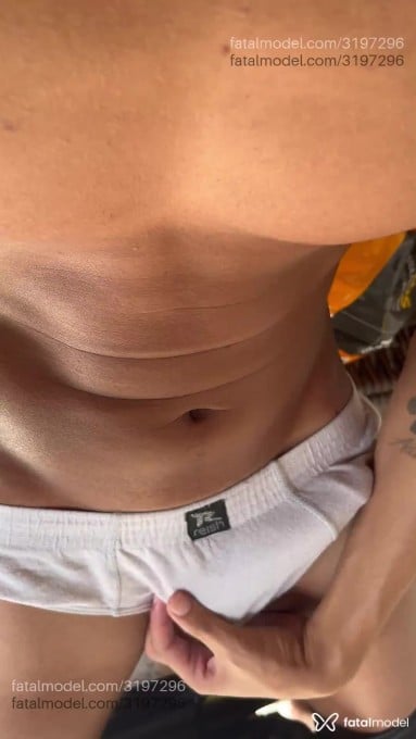 Acompanhante homem morena (o) de olhos castanhos em Virtual - Brenin