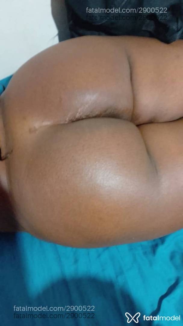 Acompanhante mulher com cabelo castanho de olhos pretos - Juliana