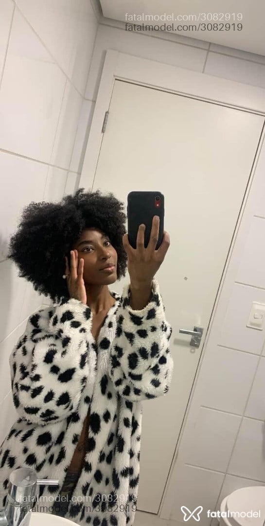 Acompanhante mulher morena (o) de olhos pretos em Pelotas - Pretinhaebony