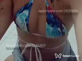Acompanhante mulher com cabelo castanho de olhos verdes em Ji-Paraná - Bia