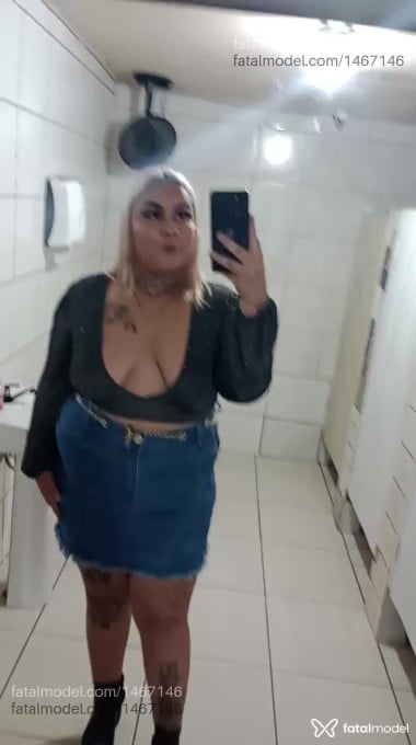 Acompanhante mulher loira (o) de olhos castanhos em Imbituba Acompanhante mulher loira (o) de olhos castanhos em Imbituba - Helena Lucero