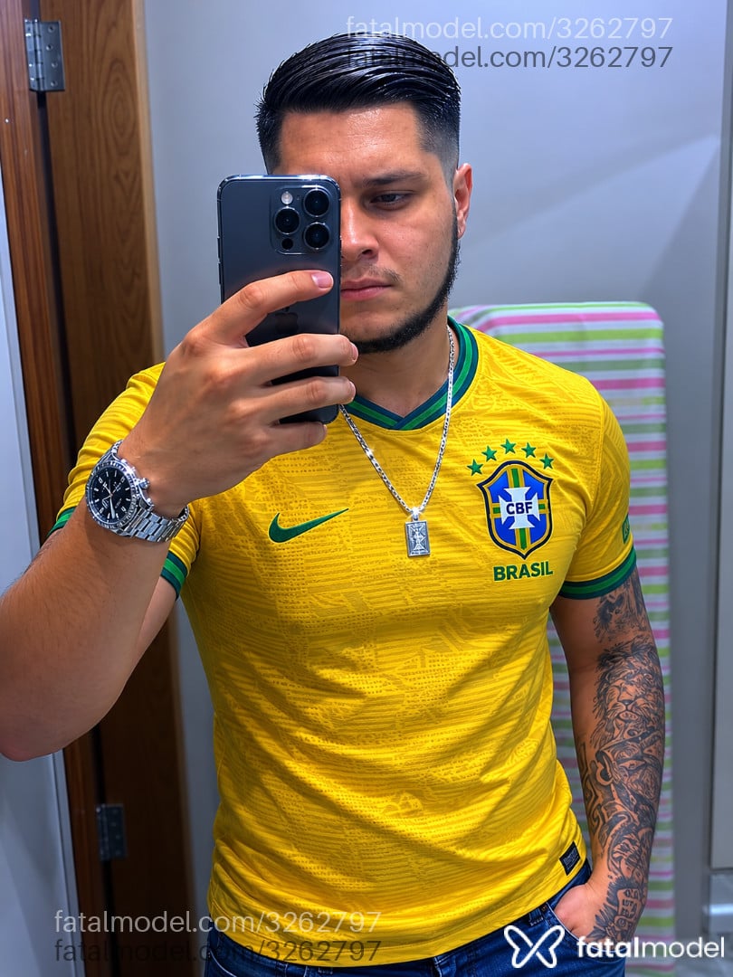 Acompanhante homem com cabelo castanho de olhos castanhos em Peixoto de Azevedo - Henrique