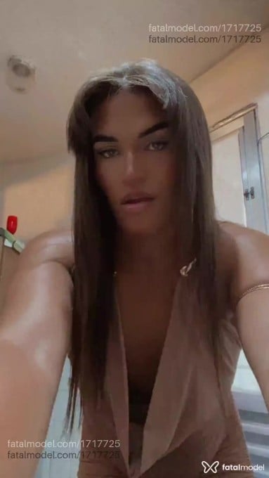 Acompanhante mulher trans loira (o) de olhos verdes em Juiz de Fora - Larissa Urach