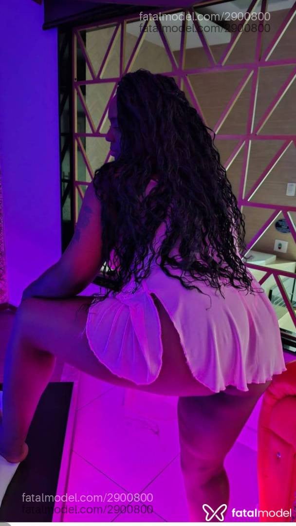 Acompanhante mulher morena (o) de olhos pretos - Paloma Santos