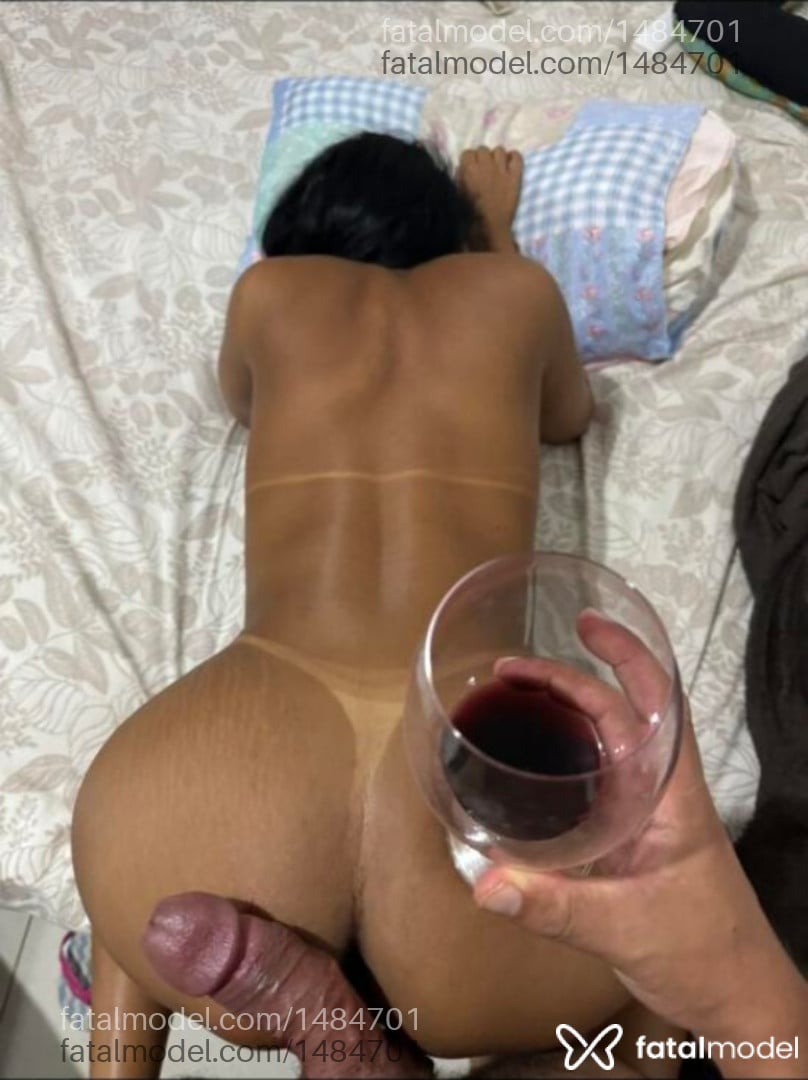 Acompanhante mulher morena (o) de olhos pretos em Serrinha - Gabriela