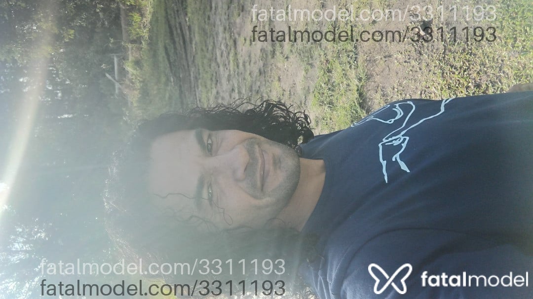Acompanhante homem morena (o) de olhos castanhos em Palmares do Sul - Theo