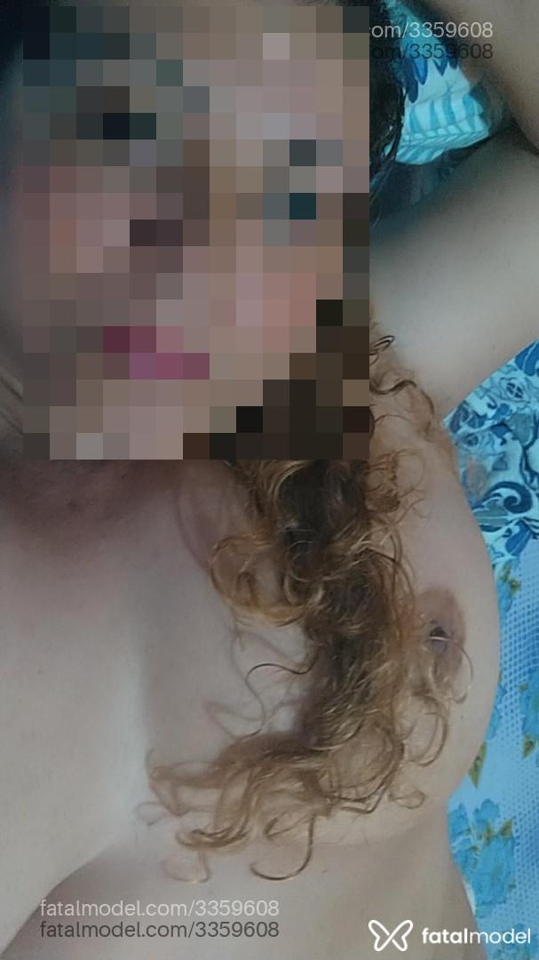 Acompanhante mulher loira (o) de olhos castanhos em Virtual - Aline