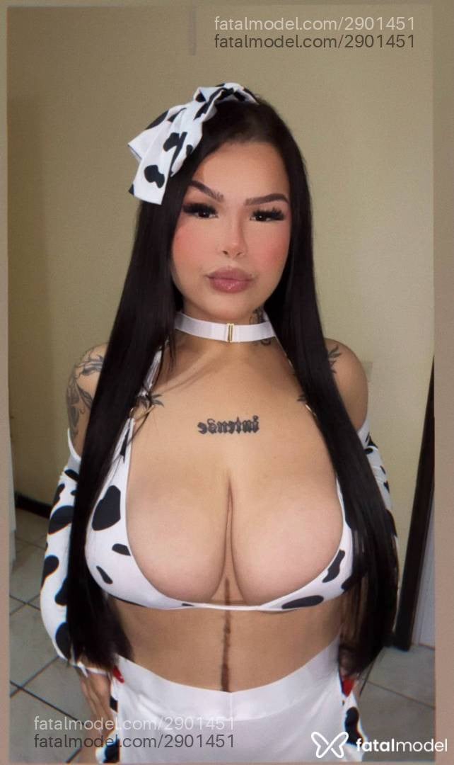 Acompanhante mulher com cabelo castanho de olhos castanhos - Evellyn Santtos