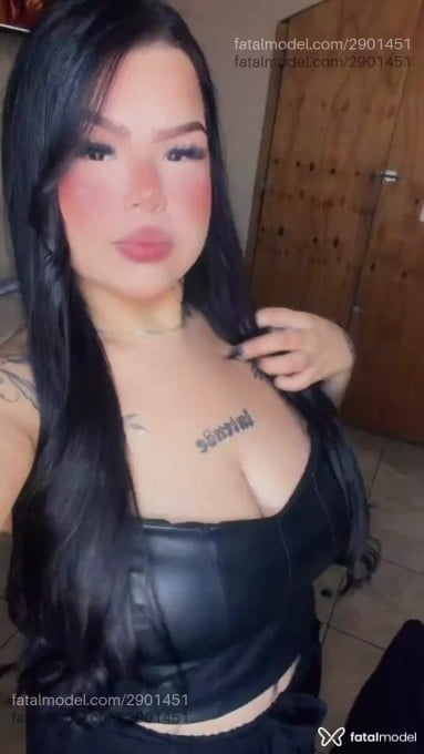 Acompanhante mulher com cabelo castanho de olhos castanhos em Taubaté Acompanhante mulher com cabelo castanho de olhos castanhos em Taubaté - Evellyn Santtos