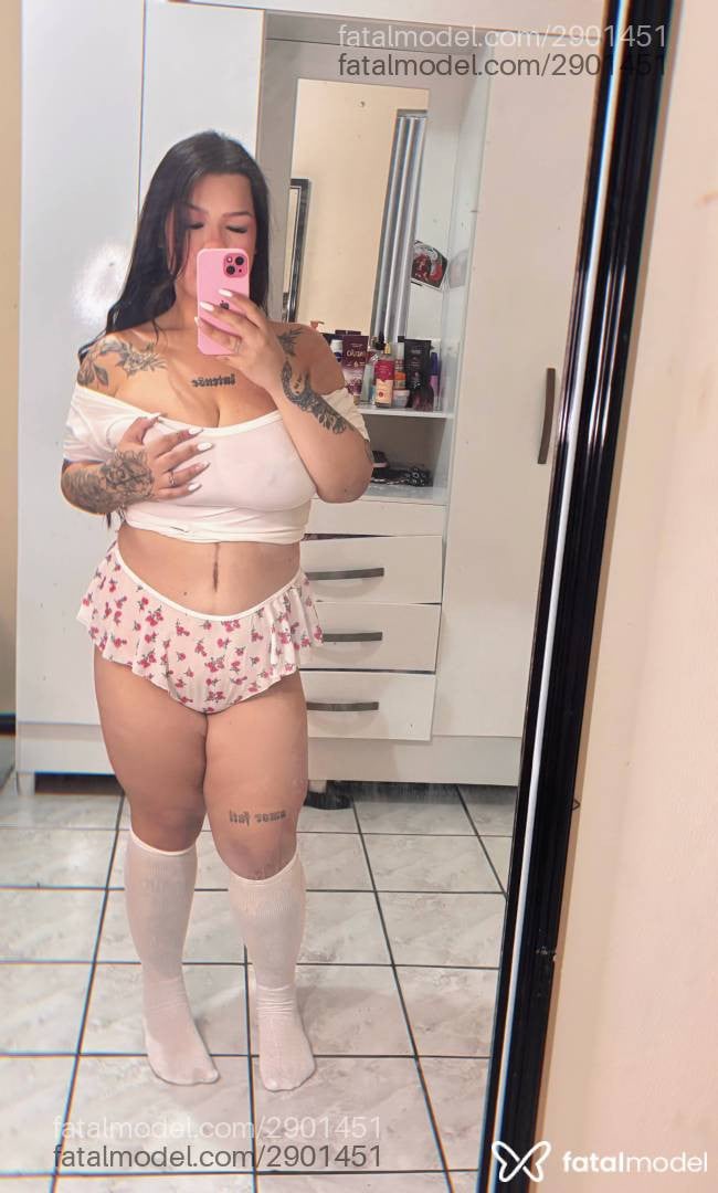 Acompanhante mulher com cabelo castanho de olhos castanhos - Evellyn Santtos
