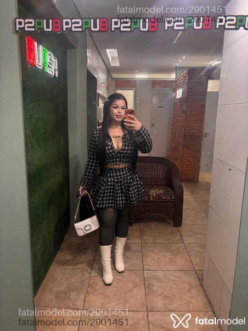 Acompanhante mulher com cabelo castanho de olhos castanhos em Curitiba - Luanny Santoss