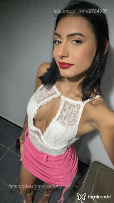 Acompanhante mulher com cabelo castanho de olhos castanhos em Araçatuba - Vitória