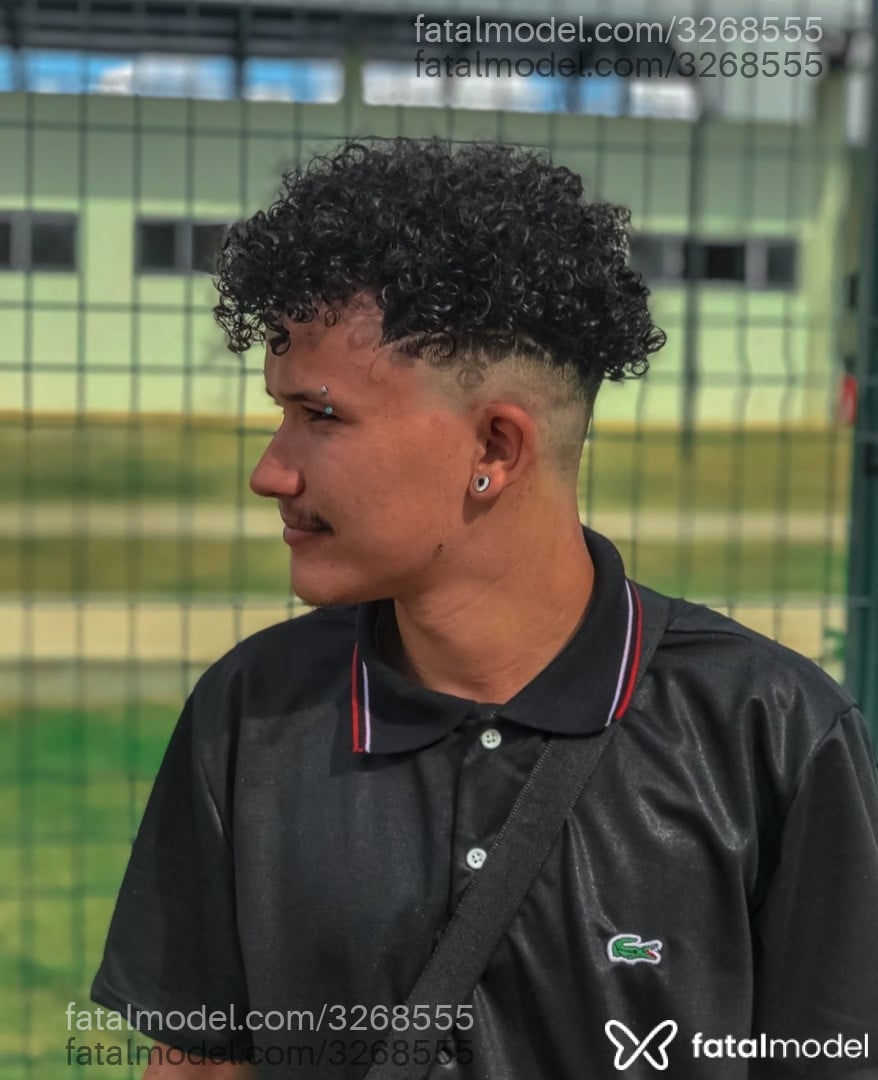 Acompanhante homem com cabelo castanho de olhos castanhos - Ryner Bueno Acompanhante homem com cabelo castanho de olhos castanhos - Ryner Bueno