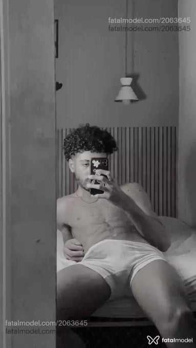 Acompanhante homem morena (o) de olhos pretos em Virtual - Adry