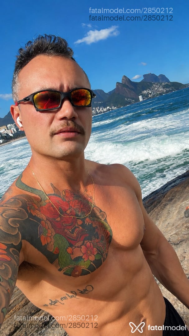 Acompanhante homem loira (o) de olhos mel em Rio de Janeiro - Brancão