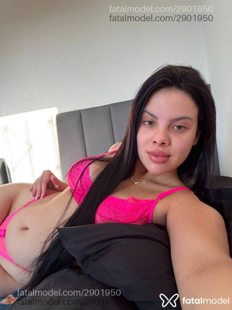 Acompanhante mulher morena (o) de olhos verdes - Aline