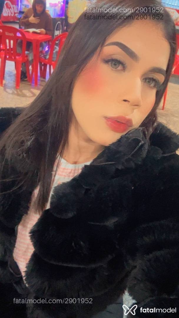 Acompanhante mulher com cabelo castanho de olhos verdes - Lays Fairy Acompanhante mulher com cabelo castanho de olhos verdes - Lays Fairy