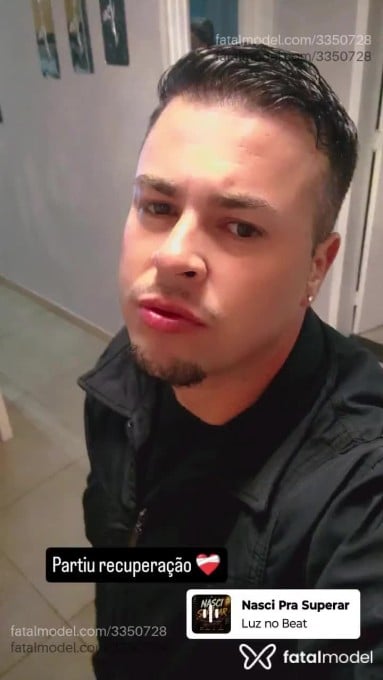 Acompanhante homem com cabelo castanho de olhos verdes em Porto Alegre Acompanhante homem com cabelo castanho de olhos verdes em Porto Alegre - Andersoncarinhoso