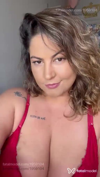 Acompanhante mulher loira (o) de olhos castanhos em Virtual - Bruna Royale