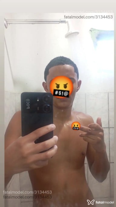 Acompanhante homem com cabelo castanho de olhos pretos em Vila Velha - Comendor