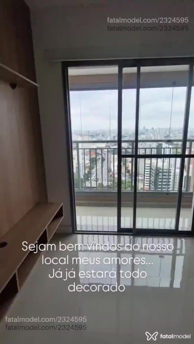 Acompanhante mulher com cabelo castanho de olhos castanhos em São Paulo - Helena Querino