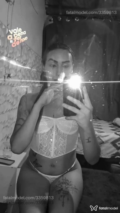 Acompanhante mulher trans com cabelo castanho de olhos castanhos em Conceição das Alagoas - Clara