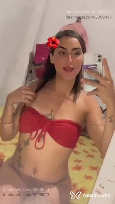 Acompanhante mulher trans com cabelo castanho de olhos castanhos em Conceição das Alagoas - Clara