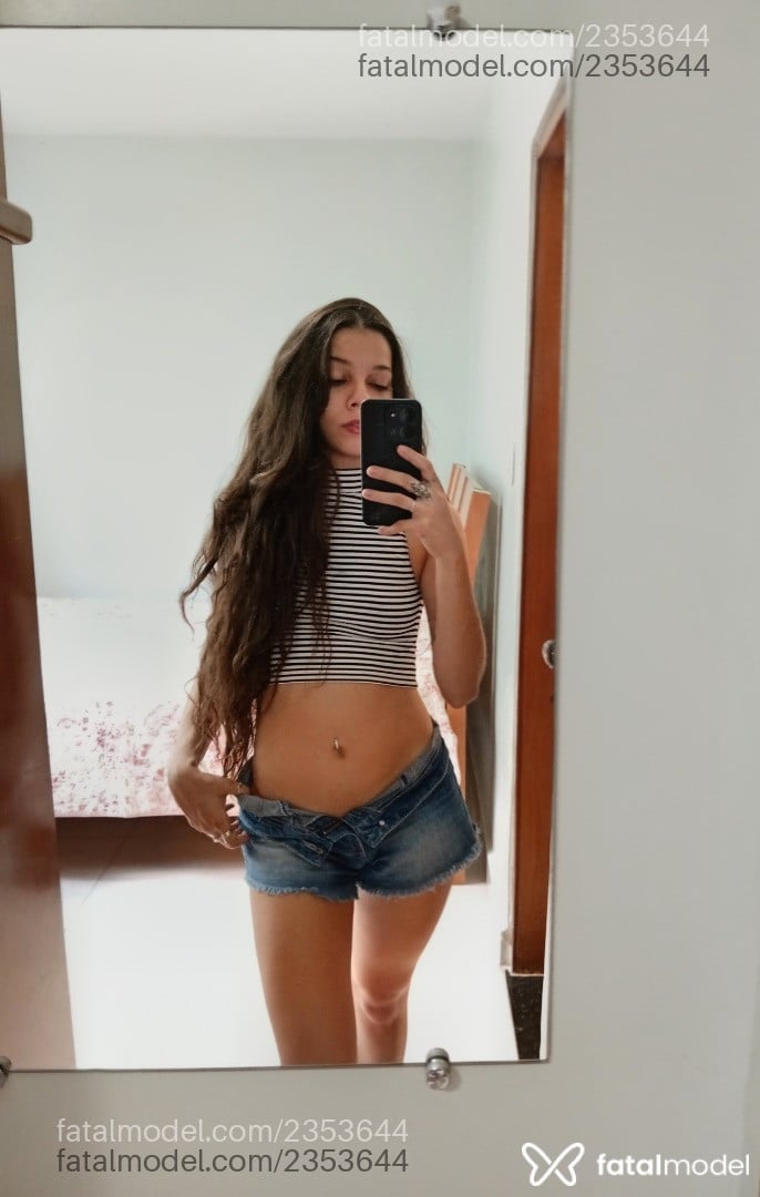 Acompanhante mulher com cabelo castanho de olhos castanhos em Goiânia - Angel