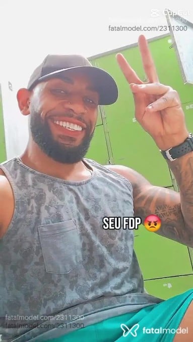 Acompanhante homem sem cabelo de olhos castanhos em São Paulo - Araujo